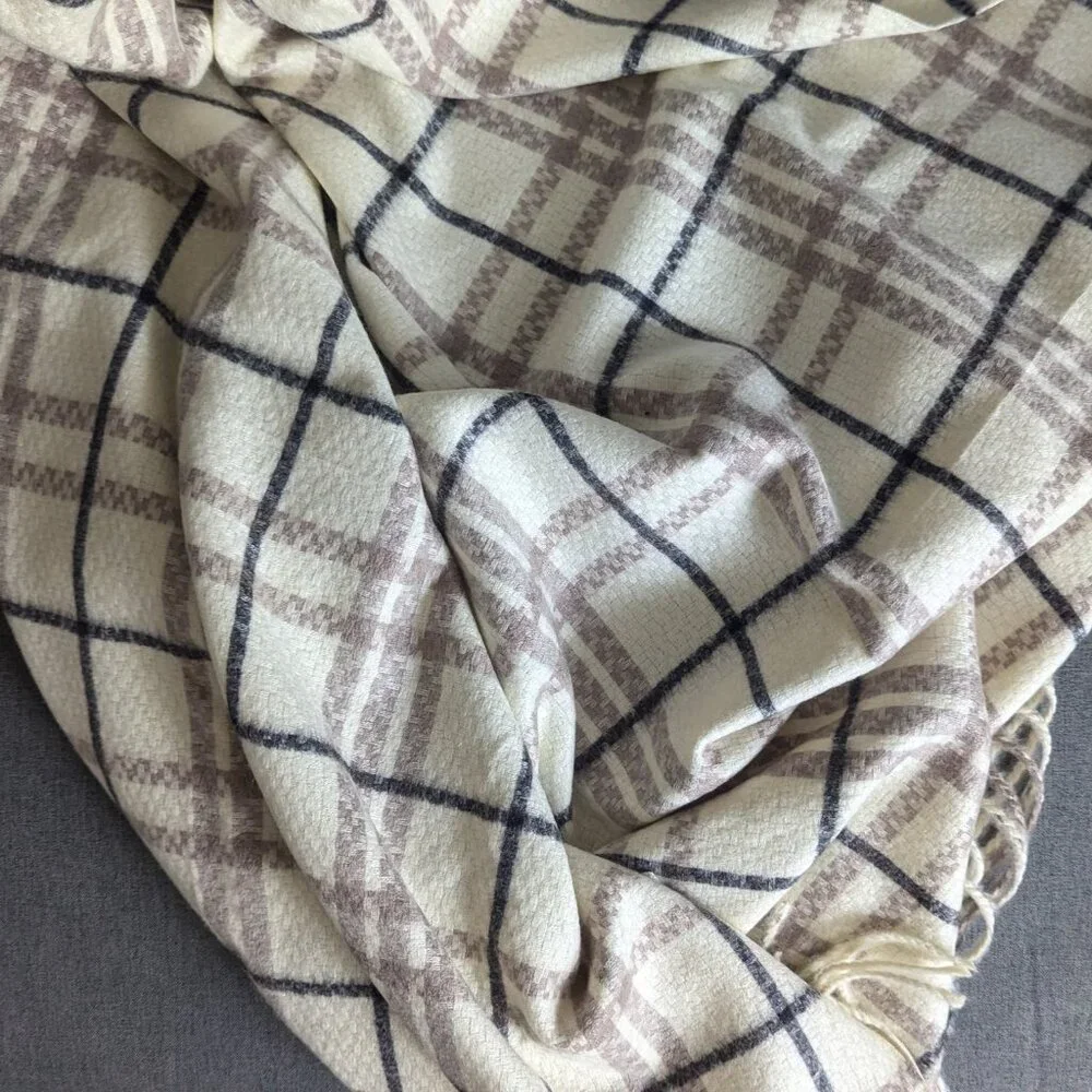 Pretty Persuasions Scarf White with Grey NEW